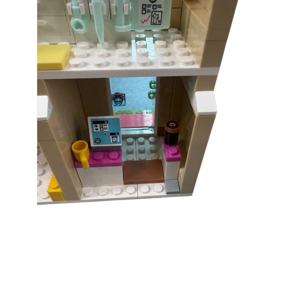 LEGO Friends: Heartlake City Vet Clinic (41446) – AS IS, Missing Pieces